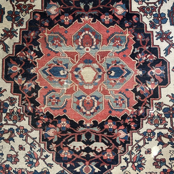 A rare late 1800’s West Persian Farahan Sarouk Rug - Picture 8 of 16